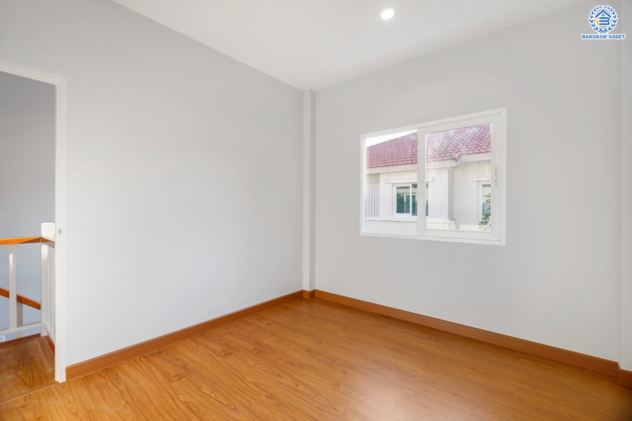 บ้านมือสองตกแต่งใหม่ คุณภาพแบรนด์ Q.House ม.คาซ่าวิลล์ ราชพฤกษ์-แจ้งวัฒนะ เนื้อที่ 50.6 ตร.ว. ฟังก์ชัน 3 ห้องนอน 2 ห้องน้ำ จอดรถได้ 2 คัน ทำเลศักยภาพ ติดถนนราชพฤกษ์ ใกล้ทางด่วนแจ้งวัฒนะ และเซ็นทรัลแจ้งวัฒนะ